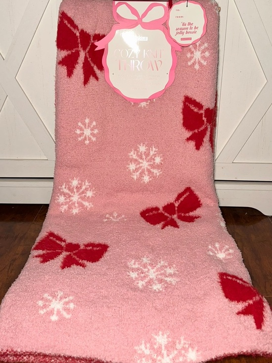 Other - Envogue Pink Holiday Bow & Snowflake Cozy Knit Throw Blanket